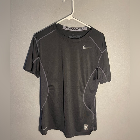 Nike Pro Combat Black Fitted Medium Short Sleeve Shirt - Picture 1 of 9